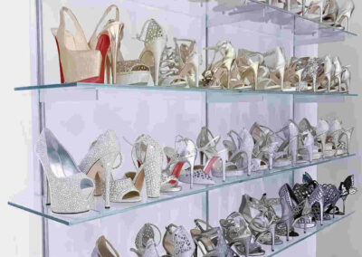 Organized shelves for ramp heels
