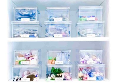 Organizing toys using acrylic box